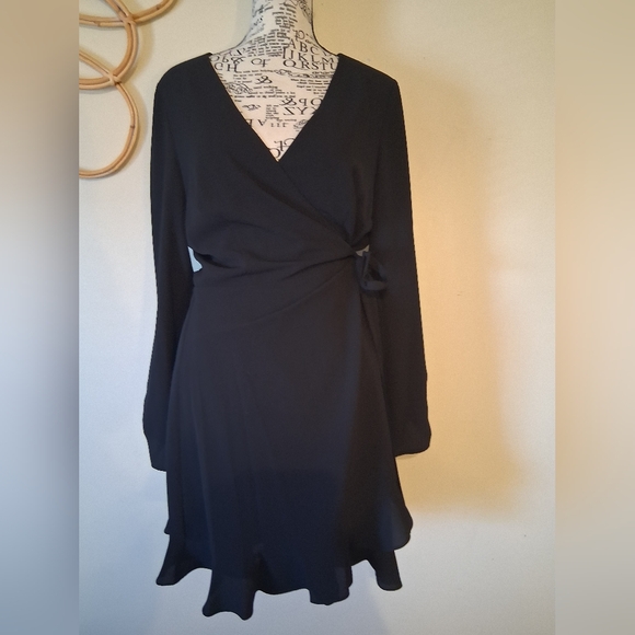 Gainni Bini Black Wrap Dress Size M / P2P 18 - Picture 10 of 10